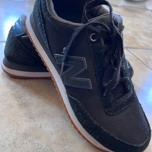 NEW BALANCE  SHOES